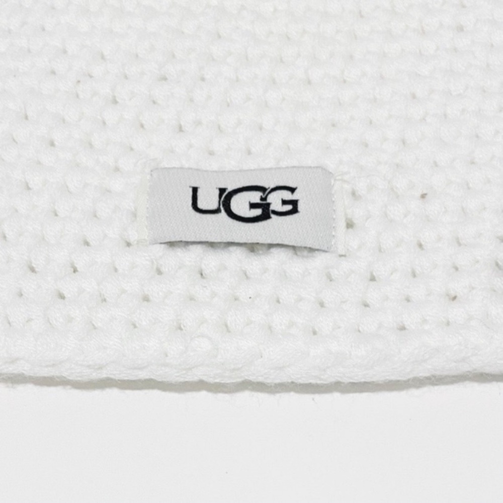 UGG White Ivory Pompom Beanie Knit Hat NWT - Picture 4 of 11